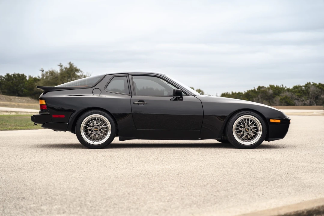 1986 Porsche 944 Turbo - Image 14 of 31