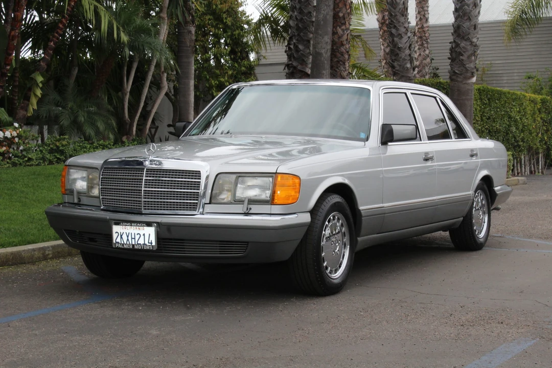 1988 Mercedes-Benz W126 S-Class Sedan - Image 3 of 31