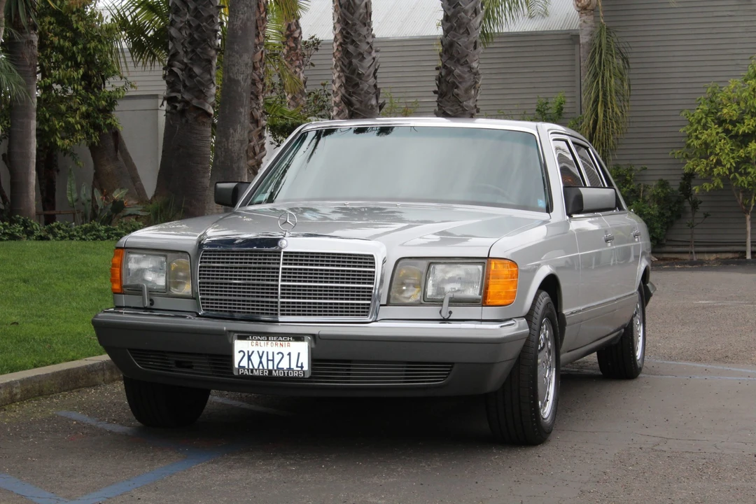 1988 Mercedes-Benz W126 S-Class Sedan - Image 2 of 31