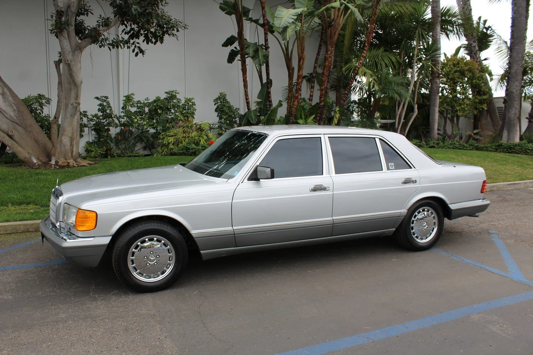 1988 Mercedes-Benz W126 S-Class Sedan - Image 8 of 31