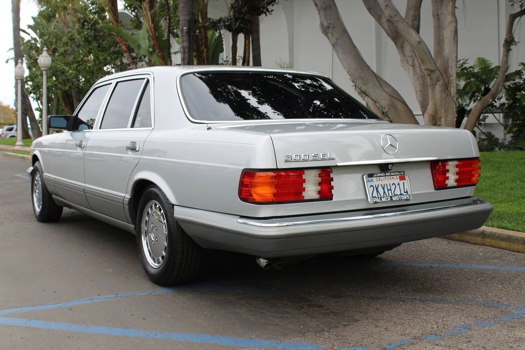 1988 Mercedes-Benz W126 S-Class Sedan - Image 13 of 31
