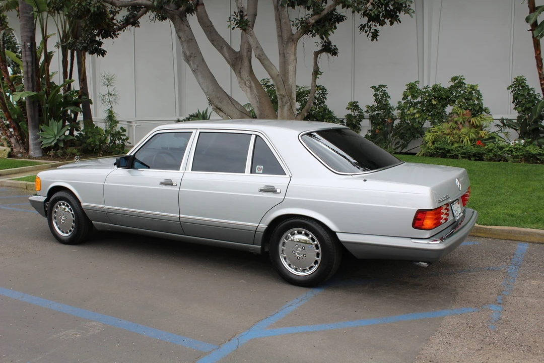 1988 Mercedes-Benz W126 S-Class Sedan - Image 11 of 31
