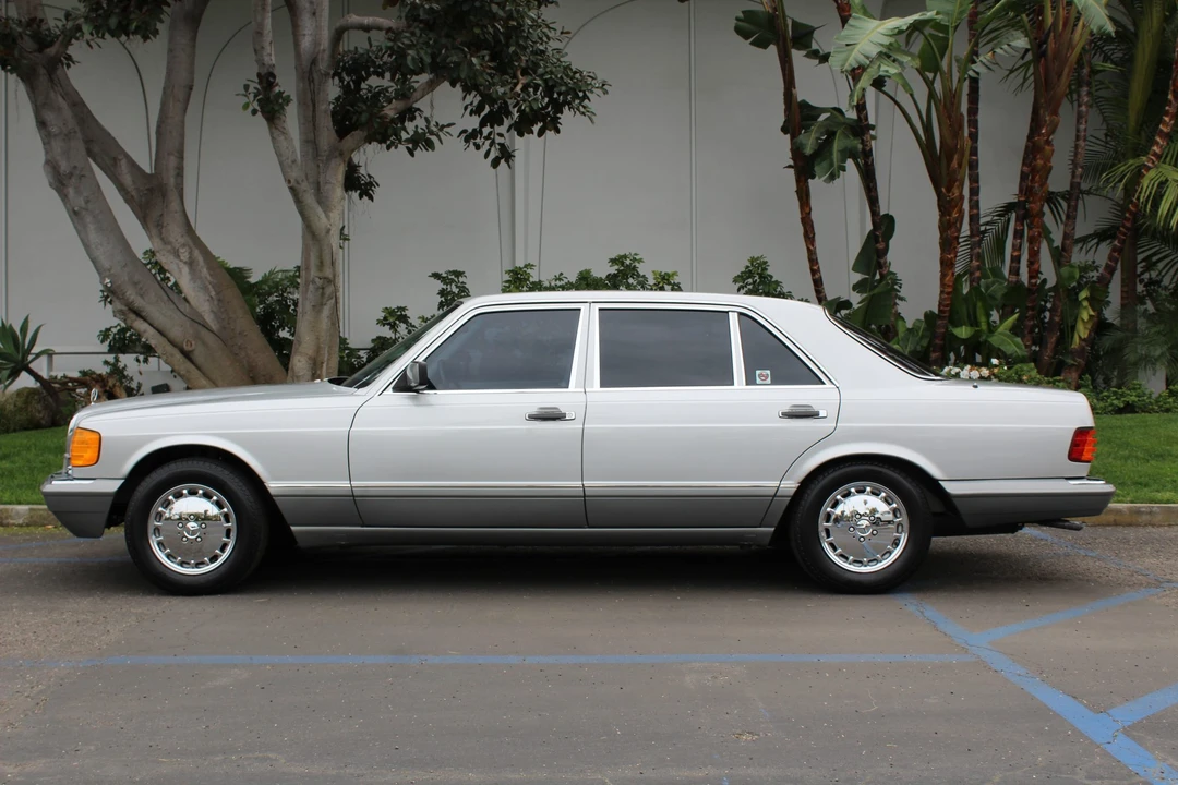 1988 Mercedes-Benz W126 S-Class Sedan - Image 10 of 31