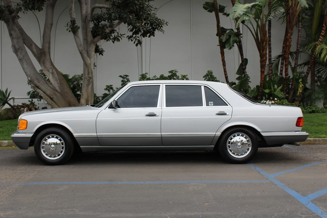 1988 Mercedes-Benz W126 S-Class Sedan - Image 9 of 31