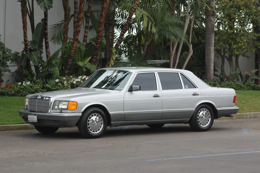 1988 Mercedes-Benz W126 S-Class Sedan - Image 4 of 31