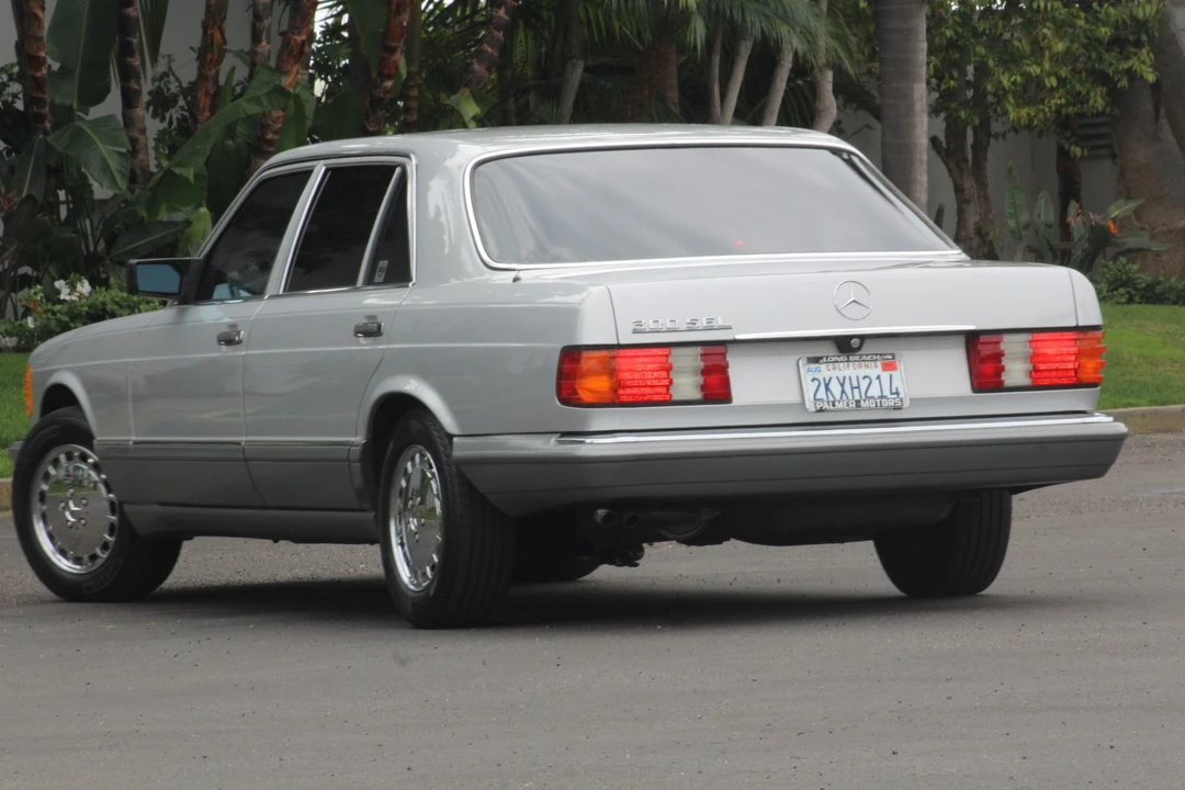 1988 Mercedes-Benz W126 S-Class Sedan - Image 14 of 31