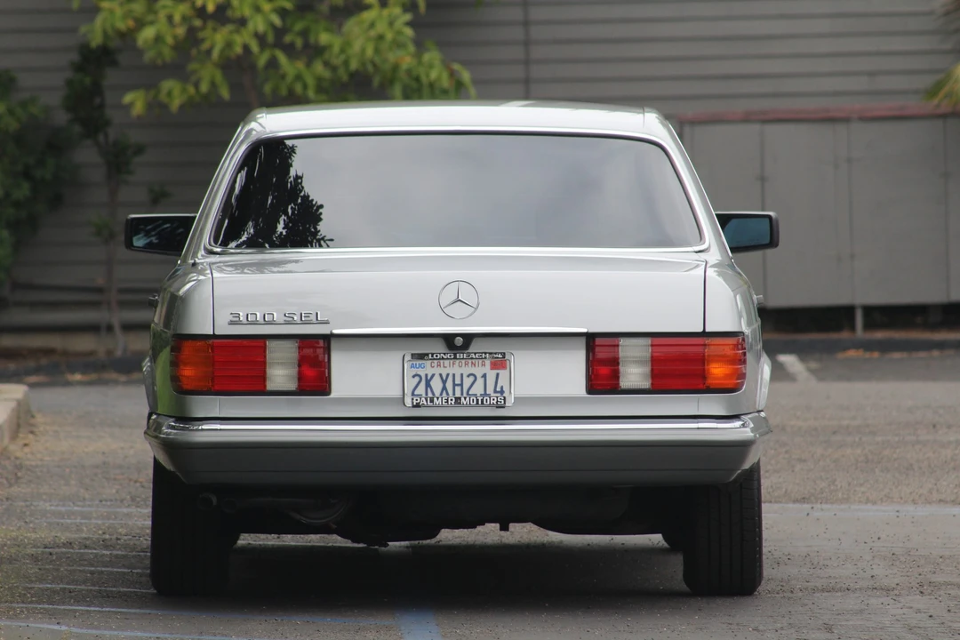1988 Mercedes-Benz W126 S-Class Sedan - Image 17 of 31