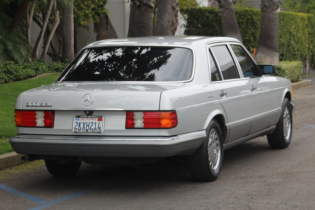 1988 Mercedes-Benz W126 S-Class Sedan - Image 18 of 31
