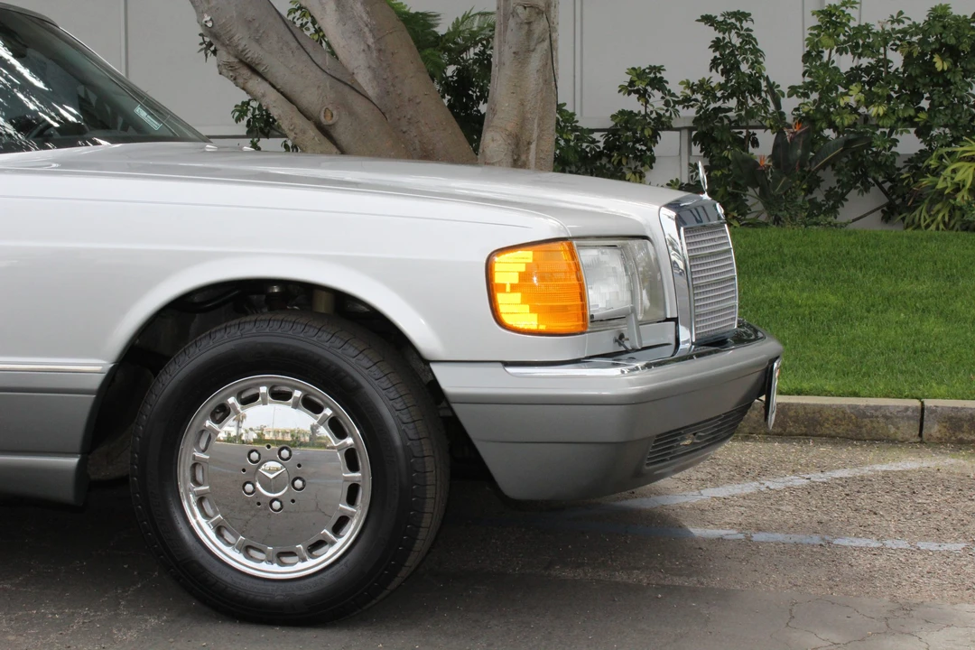 1988 Mercedes-Benz W126 S-Class Sedan - Image 28 of 31