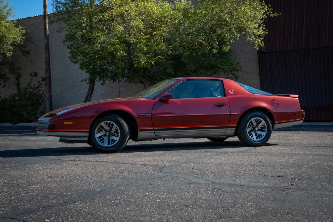 1988 Pontiac Firebird 3rd Gen - Image 10 of 31