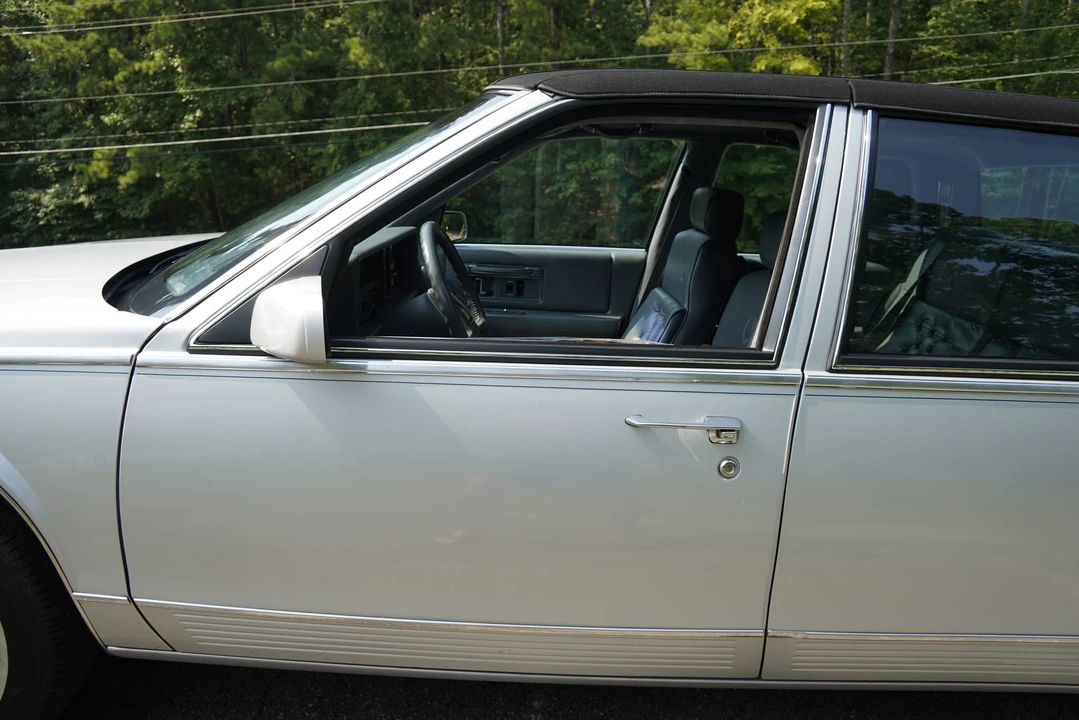 1989 Cadillac Seville - Image 26 of 31