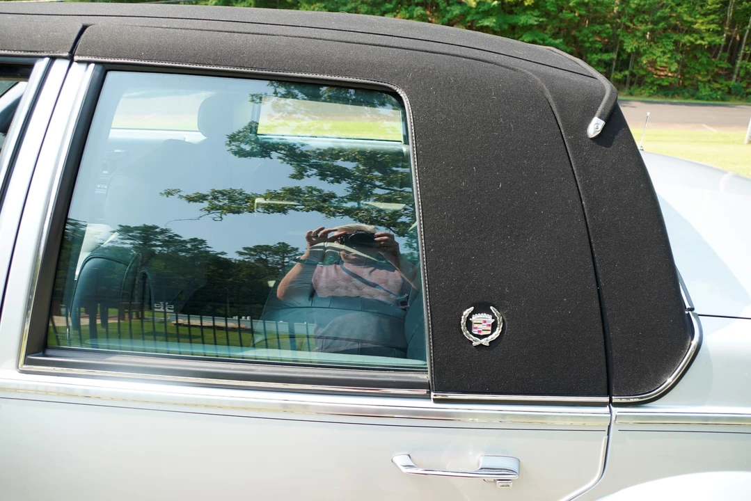 1989 Cadillac Seville - Image 28 of 31