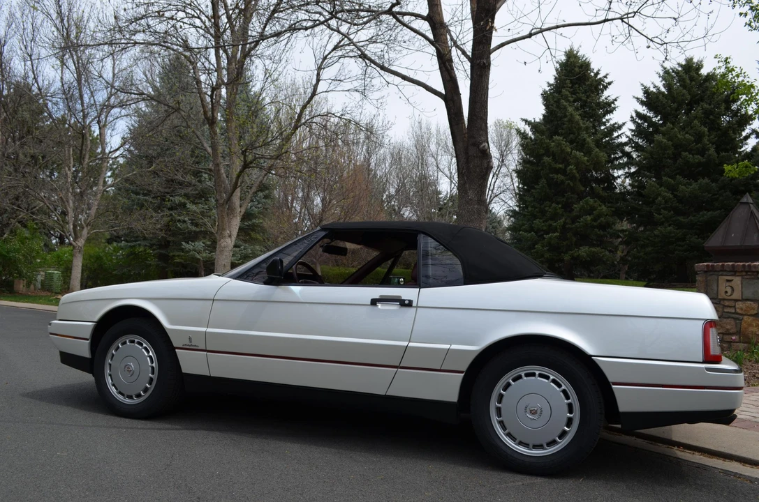 1991 Cadillac Allante - Image 12 of 31