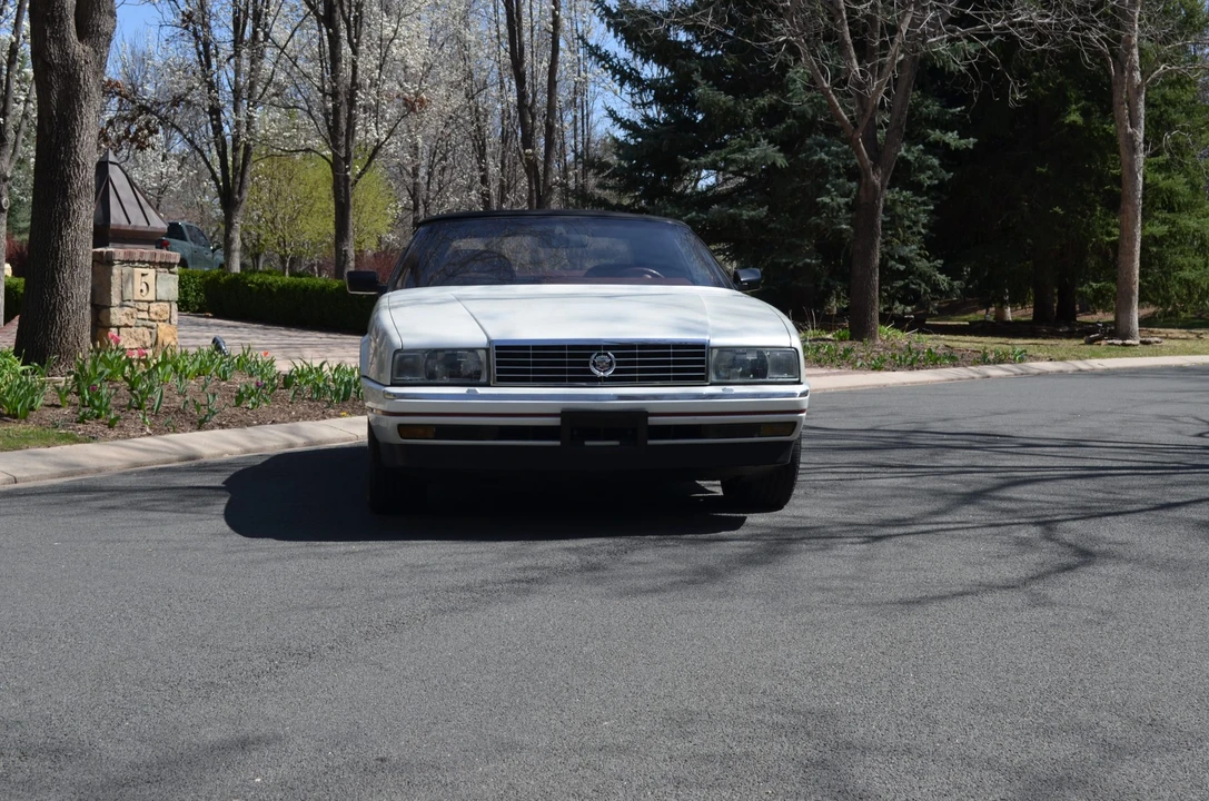 1991 Cadillac Allante - Image 2 of 31