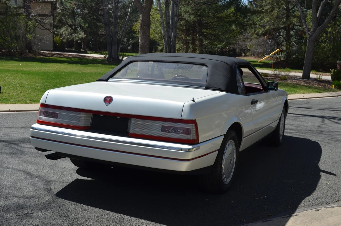 1991 Cadillac Allante - Image 8 of 31