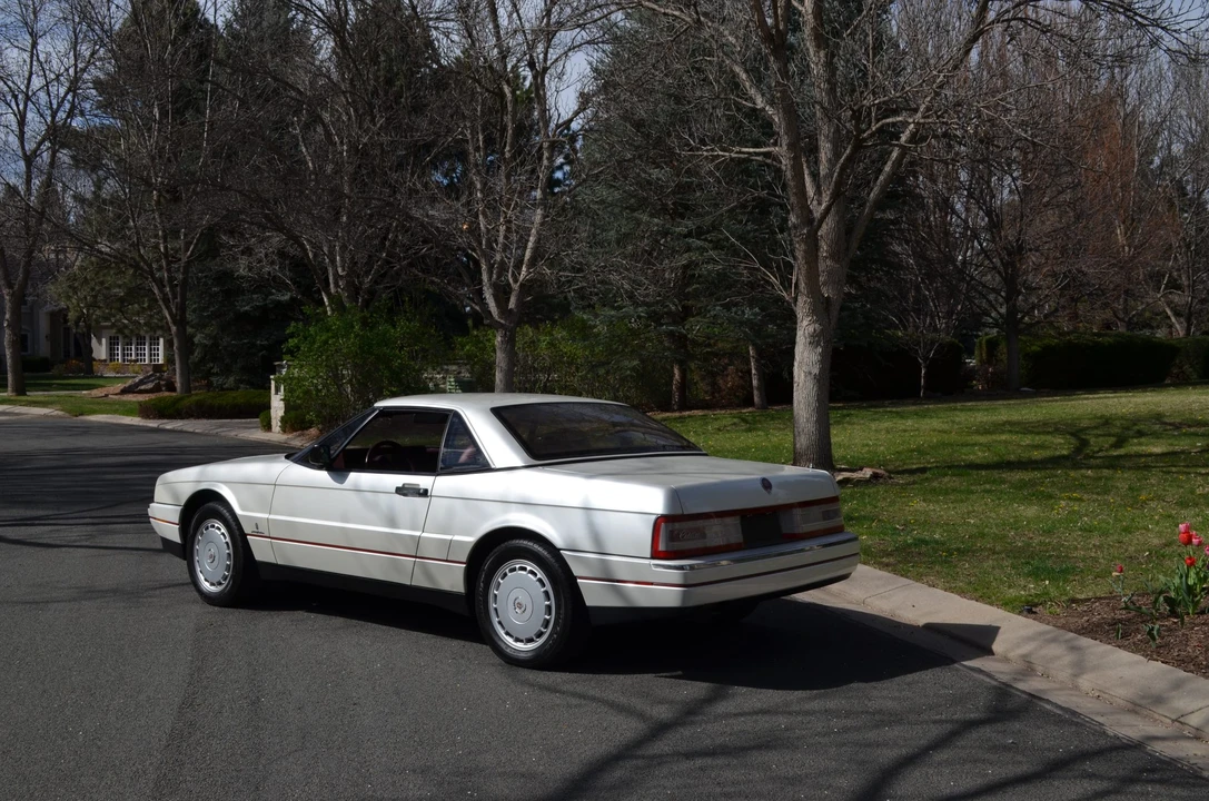 1991 Cadillac Allante - Image 10 of 31