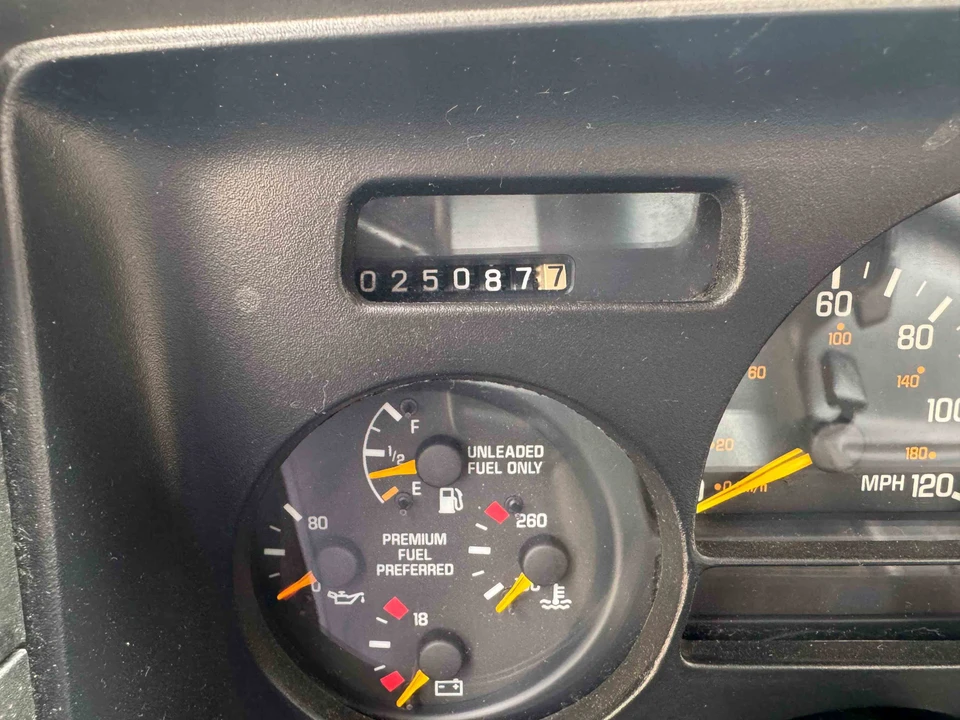 1991 GMC Syclone - Image 29 of 31