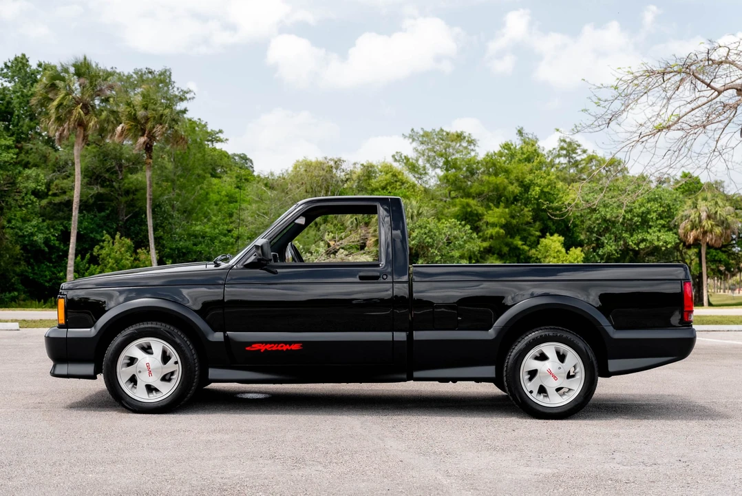 1991 GMC Syclone - Image 10 of 31