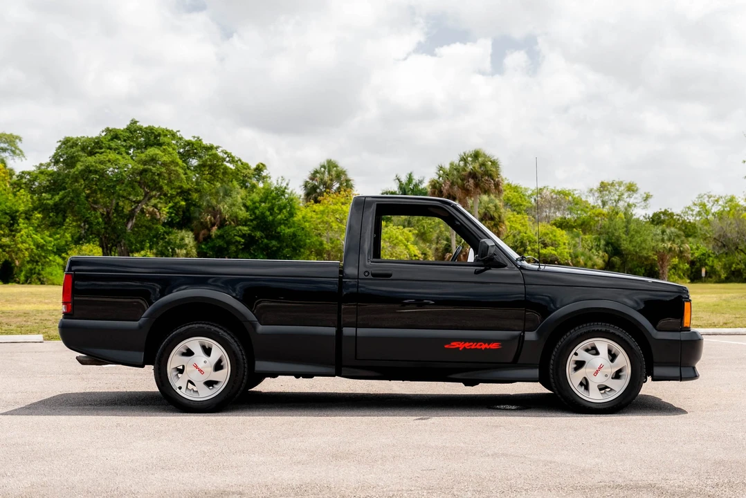 1991 GMC Syclone - Image 5 of 31