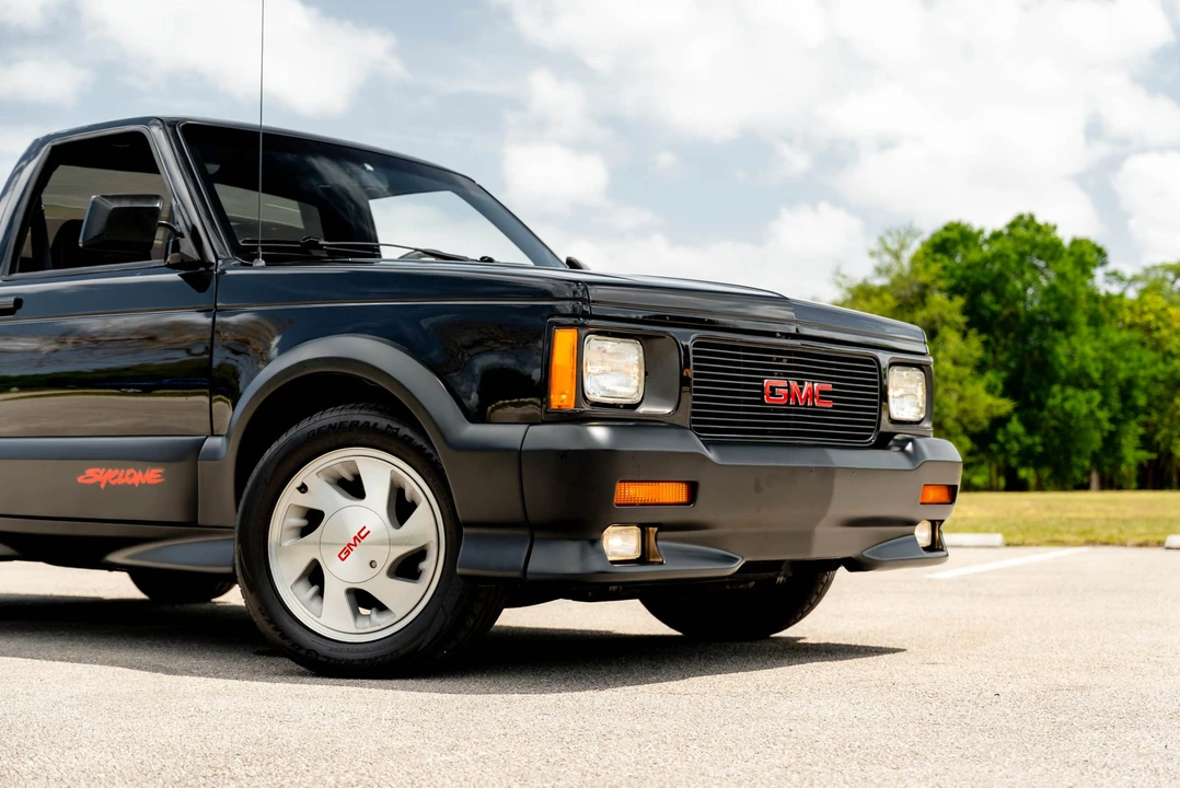 1991 GMC Syclone - Image 14 of 31