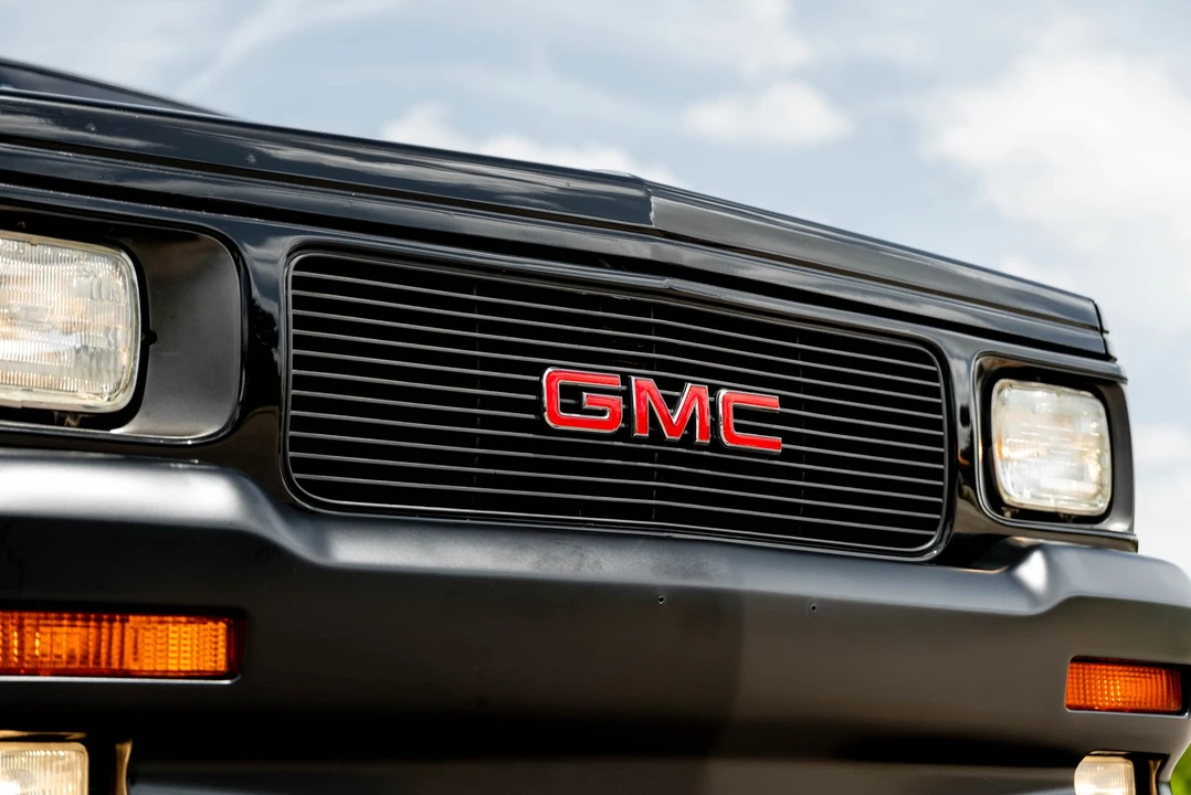 1991 GMC Syclone - Image 28 of 31