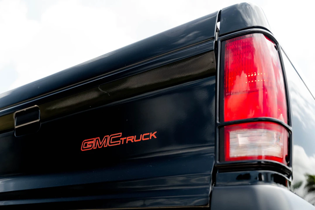 1991 GMC Syclone - Image 16 of 31