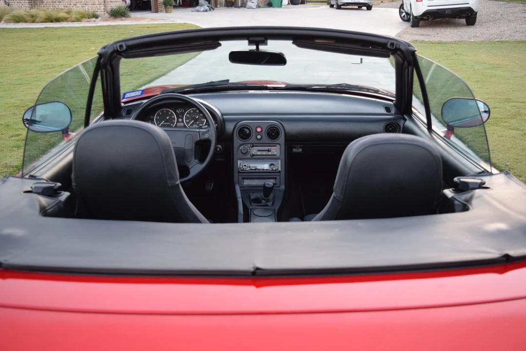 1992 Mazda NA MX-5 Miata - Image 26 of 31
