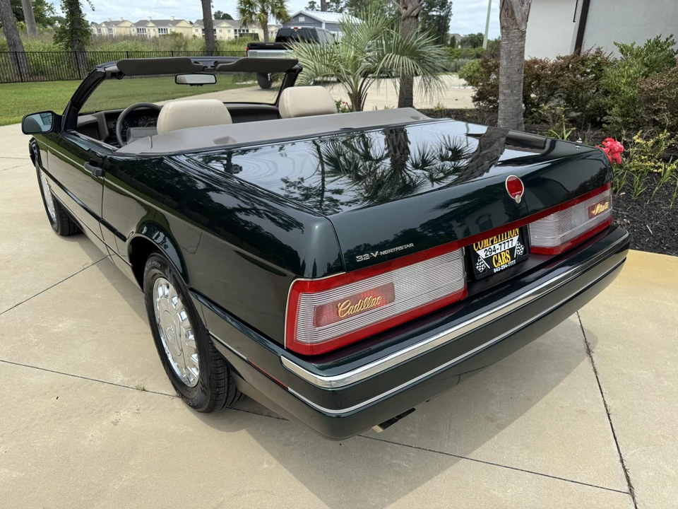 1993 Cadillac Allante - Image 22 of 31