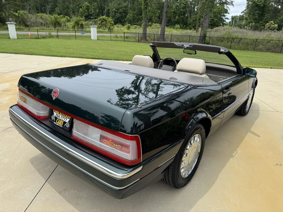 1993 Cadillac Allante - Image 18 of 31