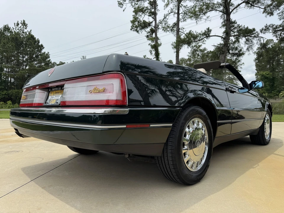 1993 Cadillac Allante - Image 17 of 31