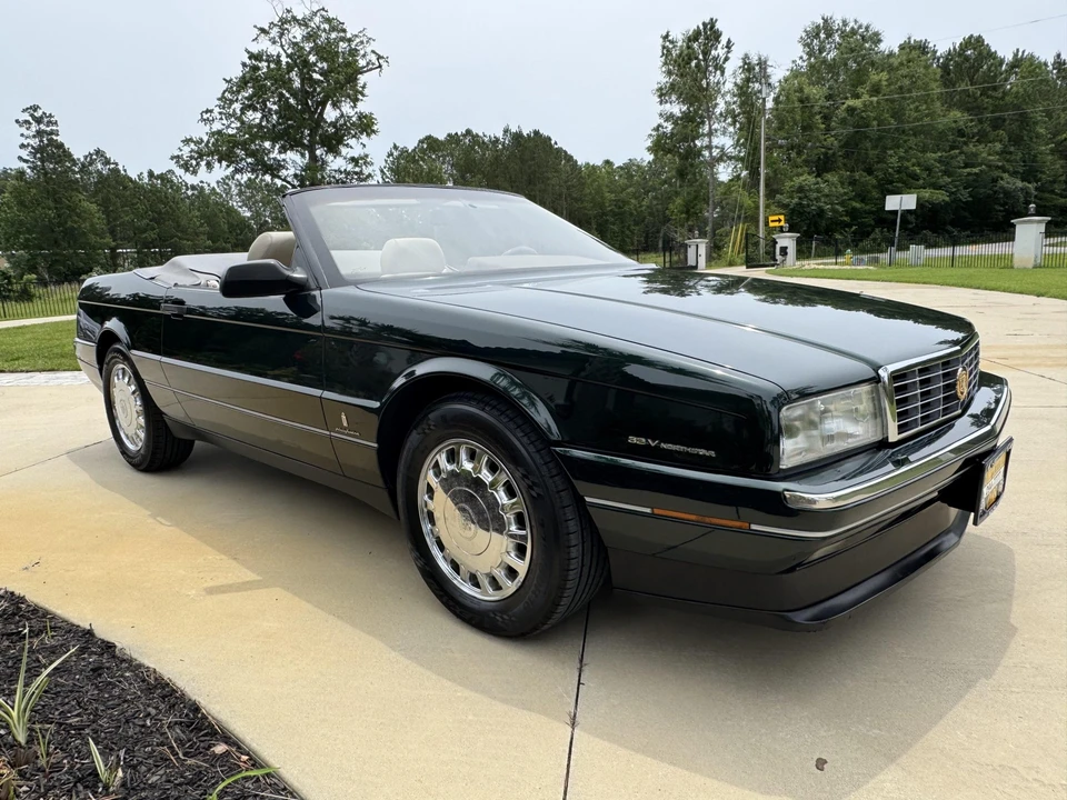 1993 Cadillac Allante - Image 10 of 31