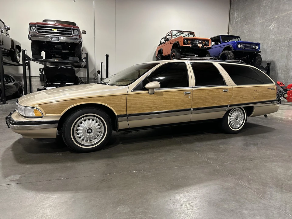 1994 Buick Roadmaster - Image 2 of 31
