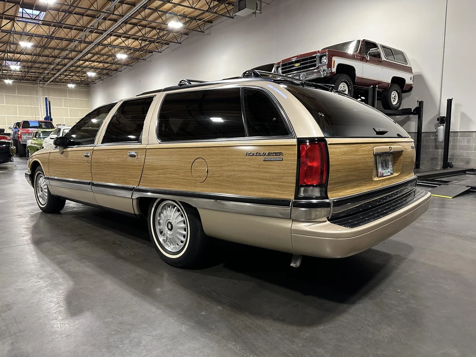 1994 Buick Roadmaster - Image 25 of 31