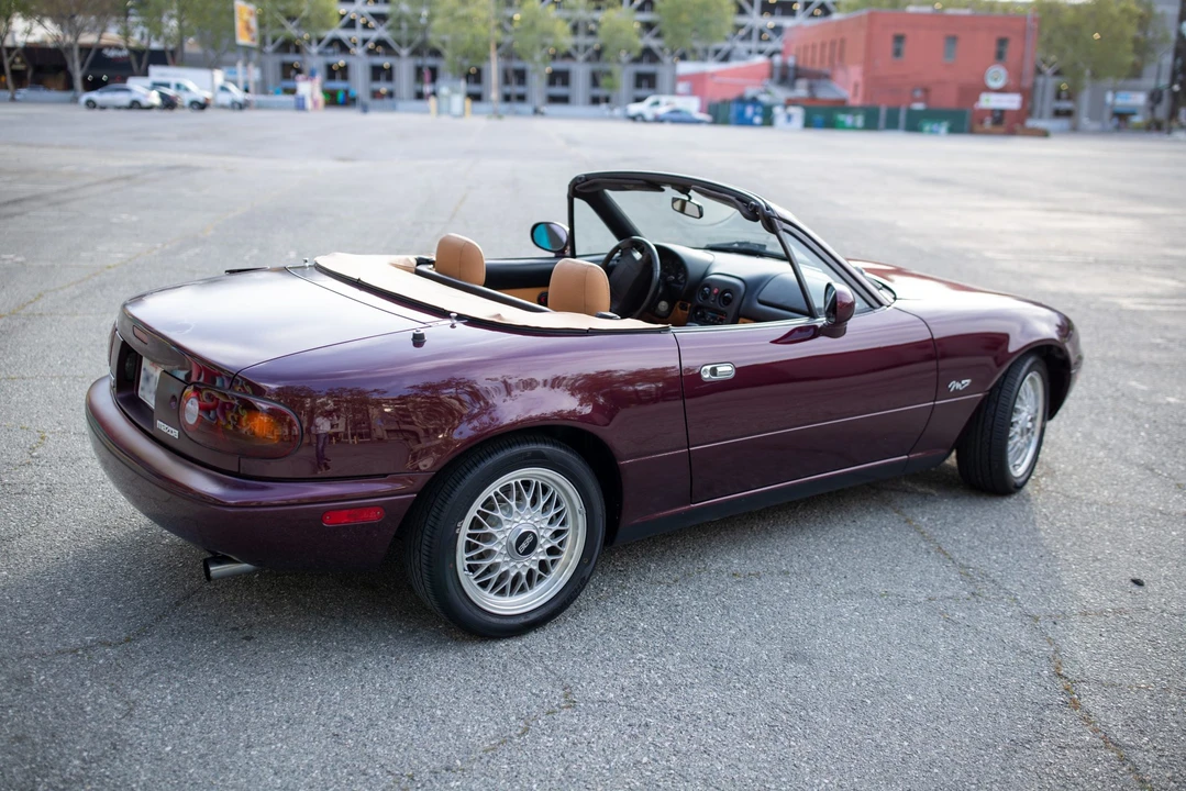 1995 Mazda NA MX-5 Miata - Image 9 of 31