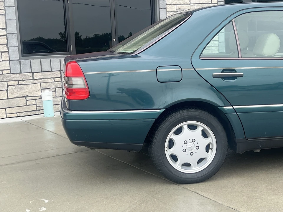 1995 Mercedes-Benz W202 C-Class - Image 17 of 31
