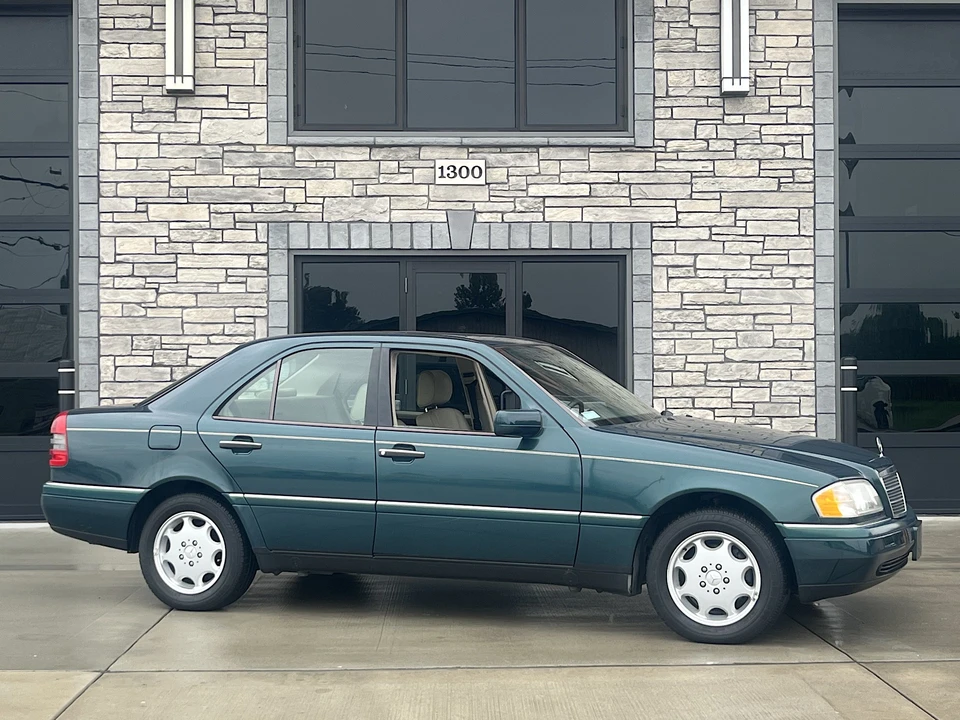 1995 Mercedes-Benz W202 C-Class - Image 2 of 31