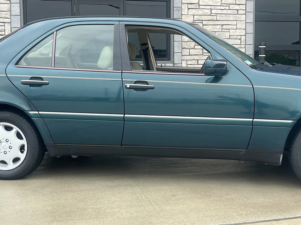1995 Mercedes-Benz W202 C-Class - Image 16 of 31