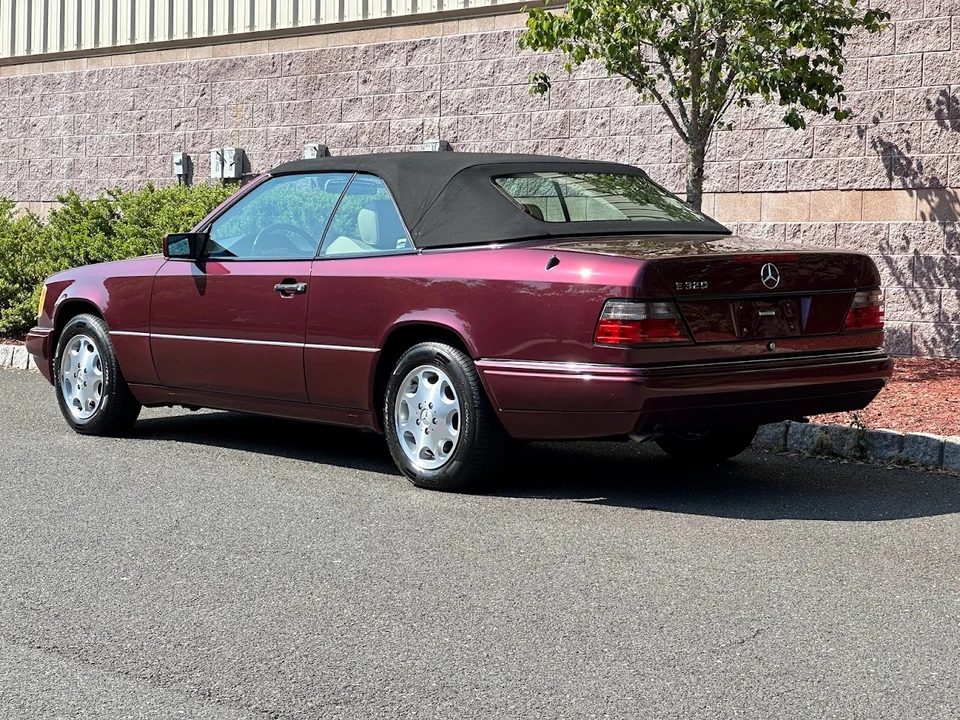 1995 Mercedes-Benz W124 E-Class - Image 11 of 31
