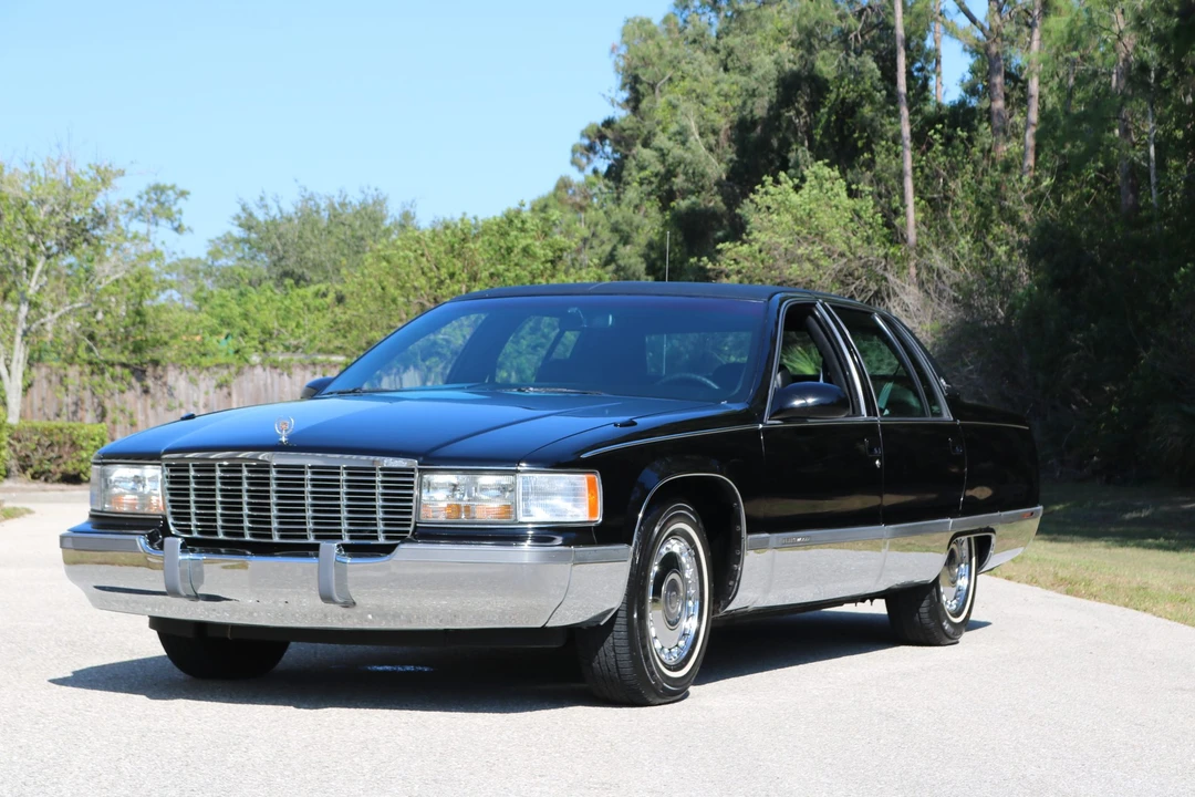 1996 Cadillac Fleetwood - Image 8 of 31