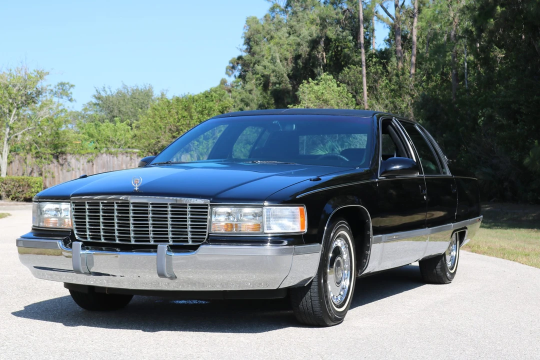 1996 Cadillac Fleetwood - Image 9 of 31