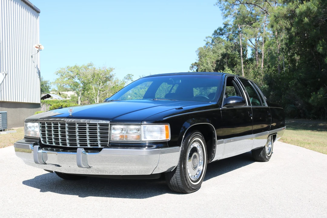 1996 Cadillac Fleetwood - Image 4 of 31