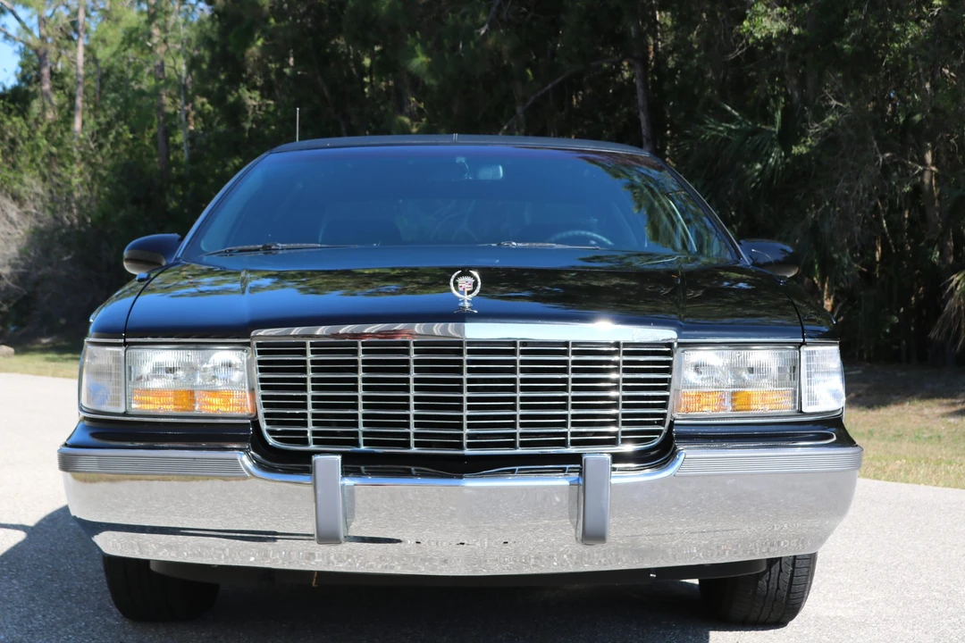1996 Cadillac Fleetwood - Image 10 of 31