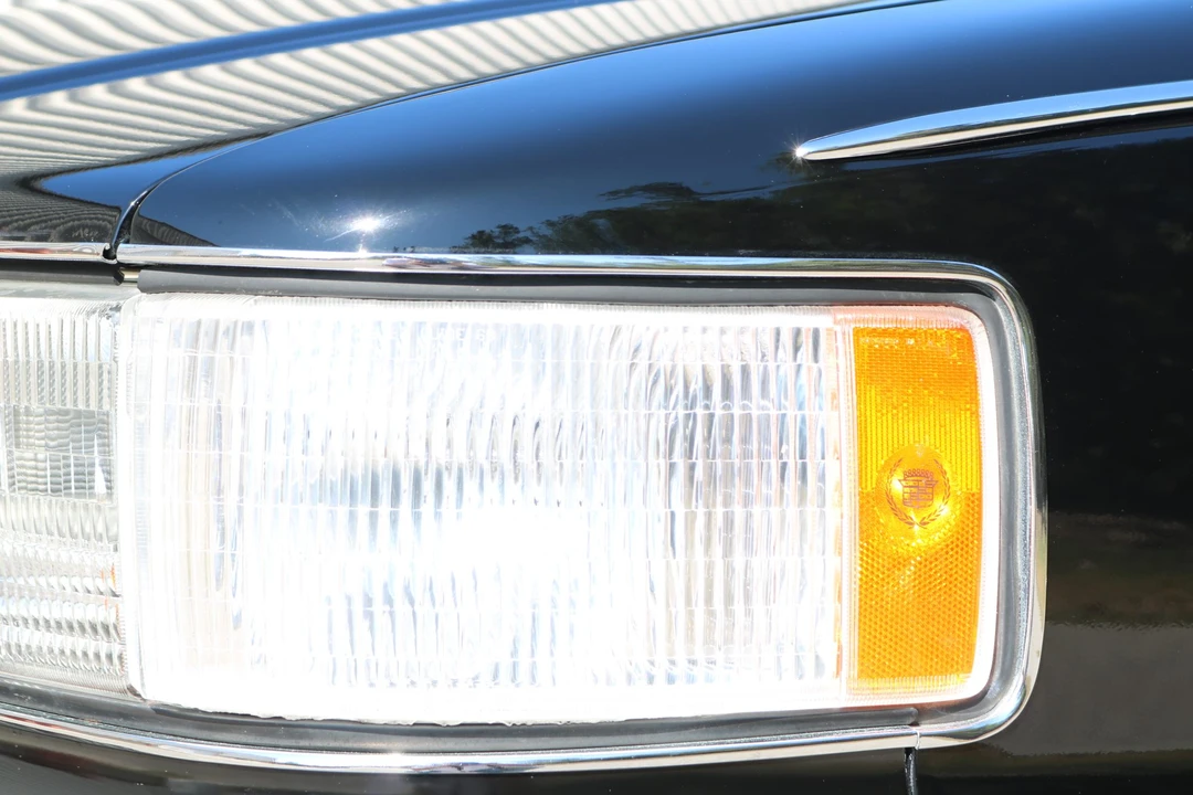 1996 Cadillac Fleetwood - Image 19 of 31