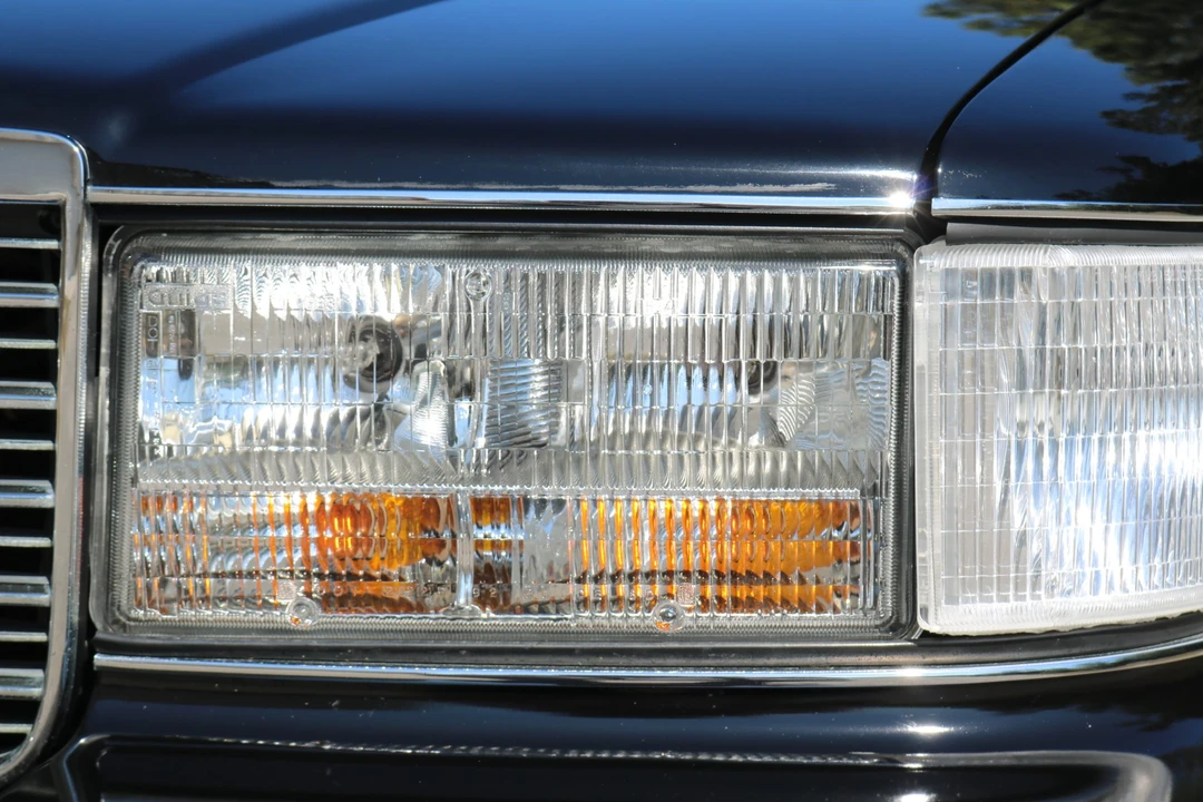 1996 Cadillac Fleetwood - Image 18 of 31