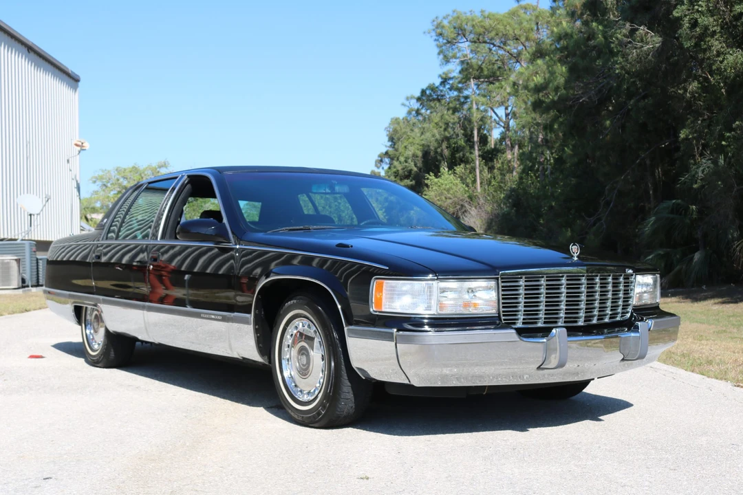 1996 Cadillac Fleetwood - Image 12 of 31