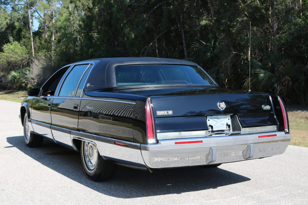 1996 Cadillac Fleetwood - Image 15 of 31