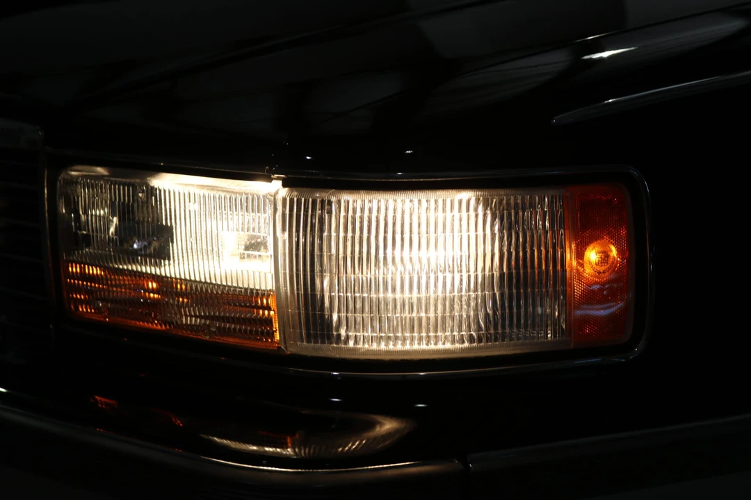 1996 Cadillac Fleetwood - Image 22 of 31