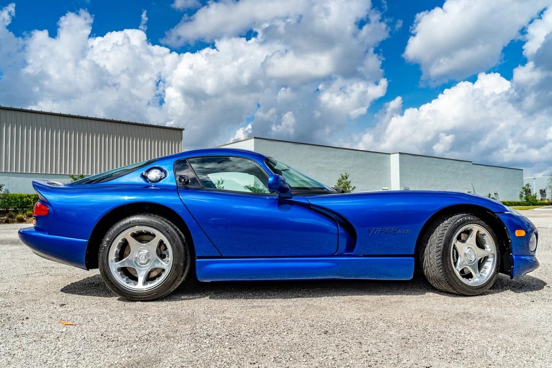 1996 Dodge Viper GTS 2nd Gen - Image 17 of 31