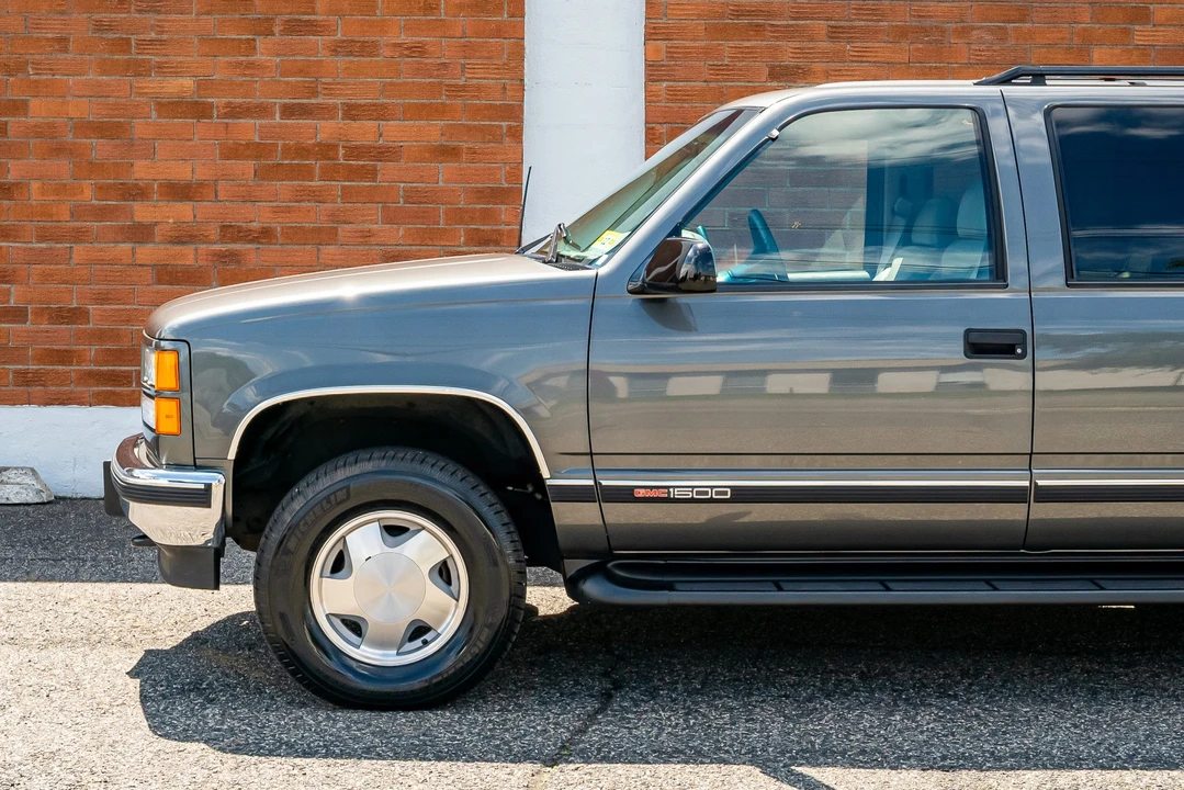 1999 GMC Yukon 1st Gen - Image 16 of 31