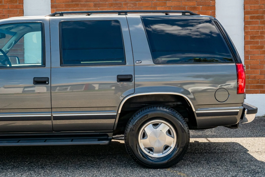 1999 GMC Yukon 1st Gen - Image 15 of 31